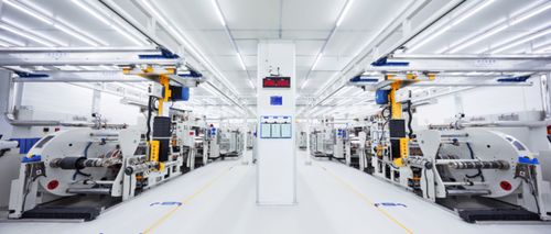 全球競賽 超級電池工廠如何重塑能源與電子商務(wù)格局